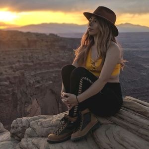 Pink sports bra size S